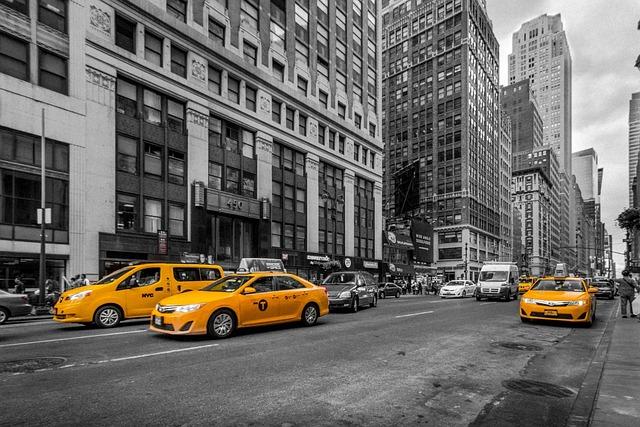 New York Travel Guide: Experience the City That Never Sleeps with Must-See Attractions and Tips
