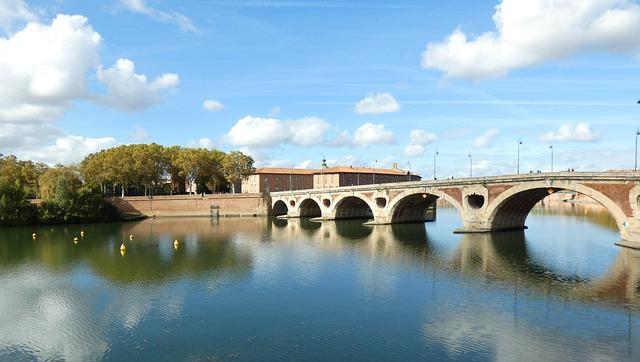 Toulouse Travel Guide: Explore the Pink City&rsquo;s Rich History, Cuisine, and Unique Attractions